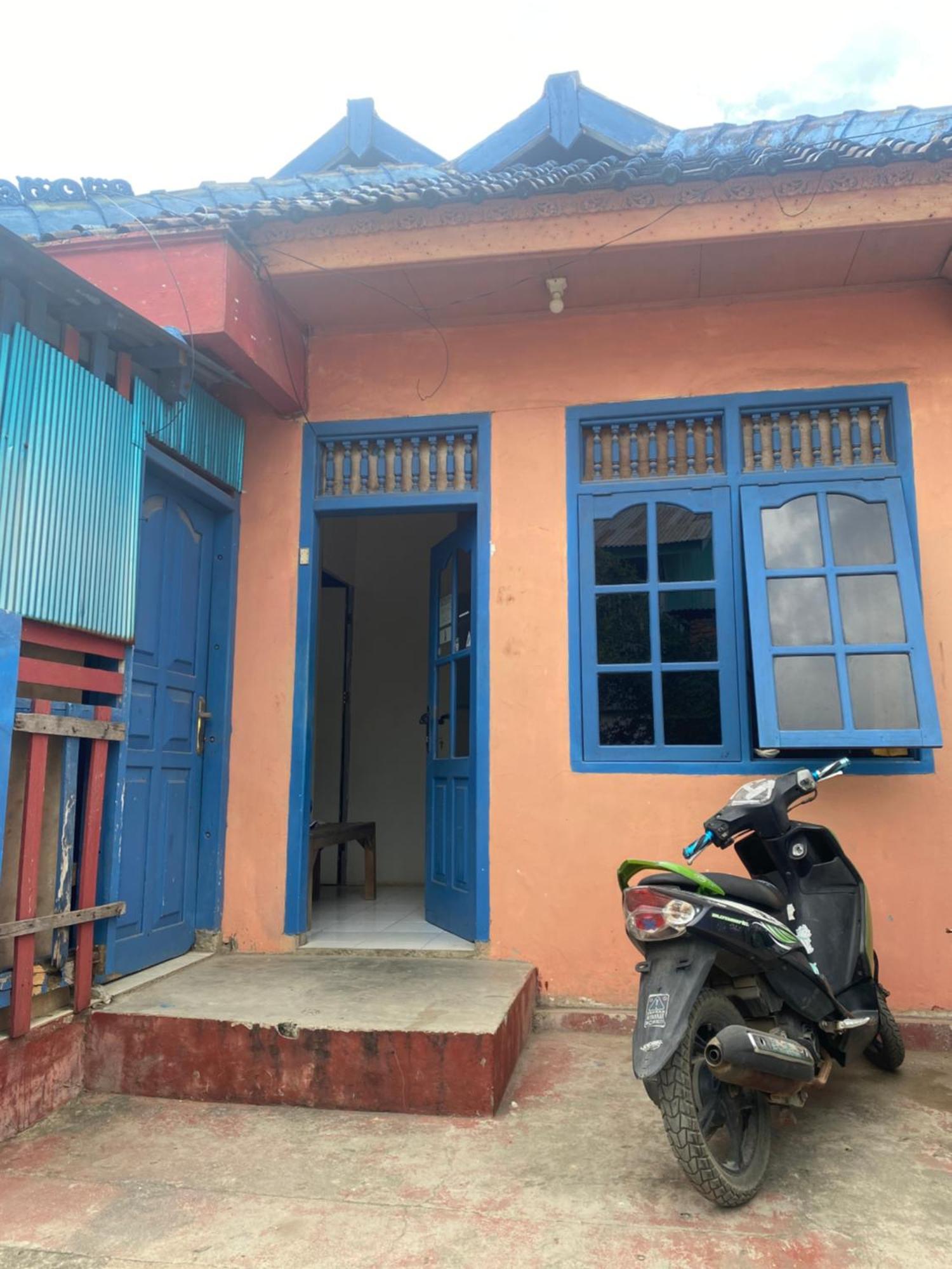 Cempaka Hostel Labuan Bajo Extérieur photo